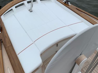 essence 33 exterior 7a